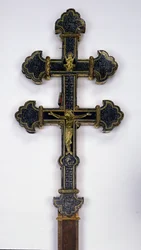 Kruis, uit Clairmarais Abdij (goud ingelegd met halfedelstenen)