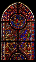 Een deel van een raam uit de kerk van Varennes-Jarcy (oorspronkelijk uit de Abdij van Gercy?); scènes omvatten de Annunciatie aan de Herders, de Synagoge en muzikale engelen