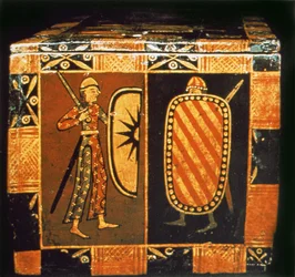 Detail van een bruidskist met soldaten gekleed voor de strijd