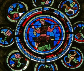 Detail (het noordelijke roosvenster) met Rekenkunde van de Vrije Kunsten