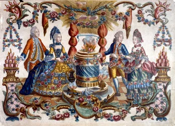 Gravure met Franse edelmannen en vrouw wandelend in een tuin. 18e eeuw
