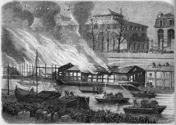 Brandweerlieden proberen de brand van de zwemschoolboten op het kanaal Saint Martin in Parijs te blussen, op 5 januari 1864. Gravure in "Le Monde Illustre" n°553 du 16 janvier 1864.