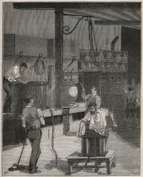 Aardewerk, Manufacture de Sèvres: vacuüm- en persluchtgietwerkplaats. Gravure uit 1885 in 
