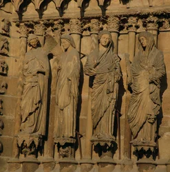 De Visitatie, vier jambfiguren van de Westgevel van de Kathedraal, c.1230-40