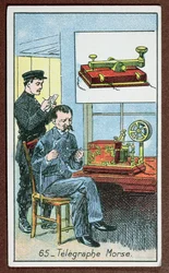 De uitvinding van de telegrafie met Morsecode, nummer 65 in een serie kaarten die grote uitvindingen uitbeelden, c.1910