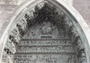 Tympanon van het linkerportaal van het noordtransept met het Laatste Oordeel, 1225-40