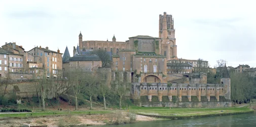Zicht op de kathedraal van Albi, begonnen in 1282