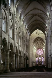 Uitzicht op het schip naar het oosten, voltooid in c.1230