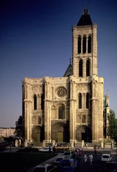Zicht op de westgevel, begonnen ca.1135