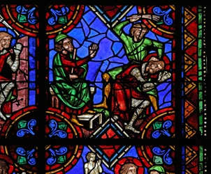Raam w06 met het verhaal van St. Julianus van Brioude - St. Ferreol, een vriend van Julianus, die stierf tijdens de vervolgingen van Diocletianus, wordt gevangengenomen en geslagen