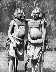 Twee medicijnmannen, Tanganyika Tanzania, Afrika