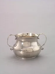 Tweehandige beker, ca. 1720