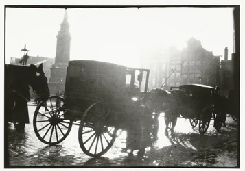 Rijtuigen op de Dam in Amsterdam