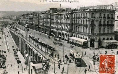 Ansichtkaart met de Boulevard de la Republique, Algiers, Algerije