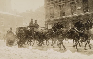 William Howard Taft en Theodore Roosevelt rijden naar het Capitool voor Tafts inauguratie