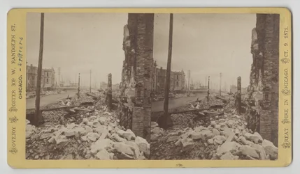 Stereofoto van Washington Street vanaf de hoek van LaSalle Street naar het oosten na de brand van Chicago in 1871, 1871