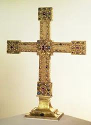 Keizerlijk Kruis van het Heilige Roomse Rijk gemaakt van eikenhout bedekt met gouden platen en versierd met parels en edelstenen, West-Duits, 1024-25
