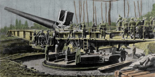 Vaak verward met het Big Bertha-kanon, is het Parijs-kanon (Wilhelmgescutae) het meest mysterieuze van de Duitse kanonnen van de Eerste Wereldoorlog. Kaliber 210 mm; vluchtlengte 36 m; bereik 126 km; totaalgewicht 750 T; projectielgewicht 105 Kg bij 1600 m