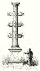 Rostral kolom van Gaius Duilius, ter herdenking van de Romeinse zege op de Carthagers bij de Slag bij Mylae in 260 v.Chr.