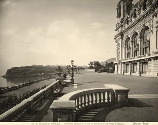 Uitzicht voor het Montecarlo Casino, Monaco in de verte