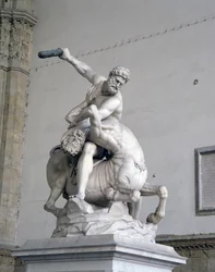 Hercules doodt de centaur (marmer)