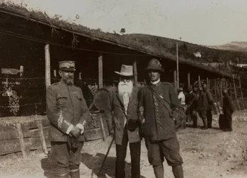 Album "Oorlogsbeelden II": Italiaanse soldaten in Val Chiusone naar Podsenica, 09/1917