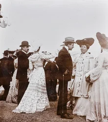 Elegante mensen renden in galop, Cascine Park, Florence