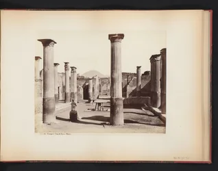 Gezicht op de ruïne van het huis van Marco Olconio te Pompeï, Italië