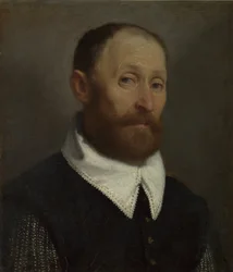 Portret van een man met opgetrokken wenkbrauwen