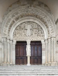 Het Laatste Oordeel, centraal portaal van de kathedraal Saint-Lazare, Autun, Frankrijk