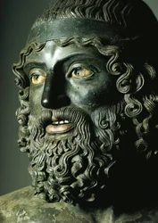 Detail van het hoofd van Beeld A of de Jongere van de Riace Bronzen
