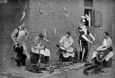 Zadelmakers van de 17e Lancers aan het werk, 1896