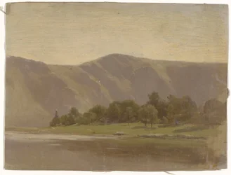 Rivier aan de voet van een gebergte