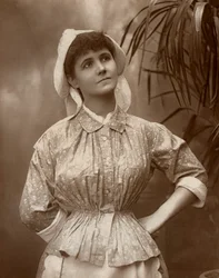 Agnes Hewitt, Britse actrice, 1887
