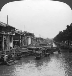 Het drukke kanaal, vanaf de Engelse Brug, Canton, China, 1901