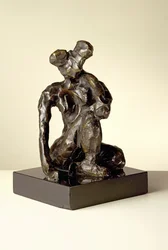 Zittende vrouw (brons)