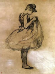 Danseres die haar maillot aanpast