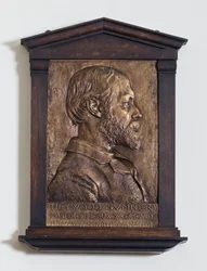 Plaquette met Heywood Sumner, Ontwerper