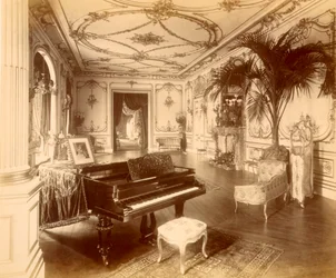 De balzaal op 17 Grosvenor Place, Londen, 1890