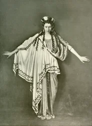 Een Atheense Modevrouw v.Chr. 600-468, 1924