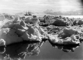 De Terra Nova in McMurdo Sound, Antarctica, 1911