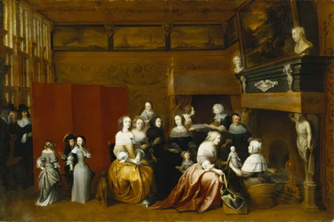 Dames vieren de geboorte van een kind, en heren kijken toe vanachter een scherm, in een interieur