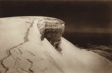 Mexico: IJsbergen op de top van Iztaccihuatl (z/w foto)