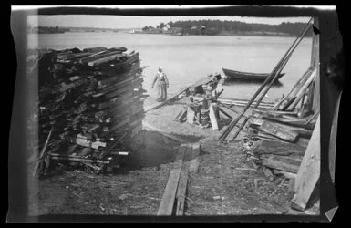 Hout op het strand, waarschijnlijk uit Helsinki