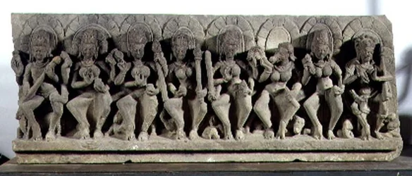 Latei met afbeelding van Siva en de Zeven Moedergodinnen, Gurjara-Pratihara dynastie, Allahabad