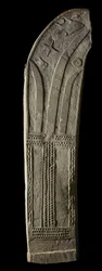 Gedenksteen of grafsteen (penji reti), ca. 19e eeuw (steen)