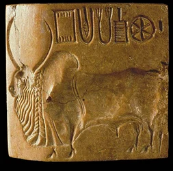 Zegel met zeboe-stier en Indusschrift, gevonden in Mohenjo-Daro, Indusvallei, 3e millennium v.Chr.