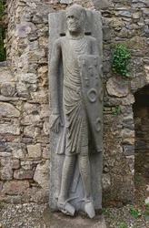 Cantwell Fada, ca.1330 (kalksteen)