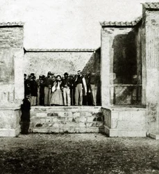 Giuseppe Garibaldi met Giuseppe Fiorelli op Bezoek in Pompeii