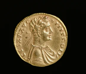 Augustalis van Frederik II (1198-1250), Koninkrijk Sicilië en Zuid-Italië, Messina Munt, 1231-50 (voorzijde)